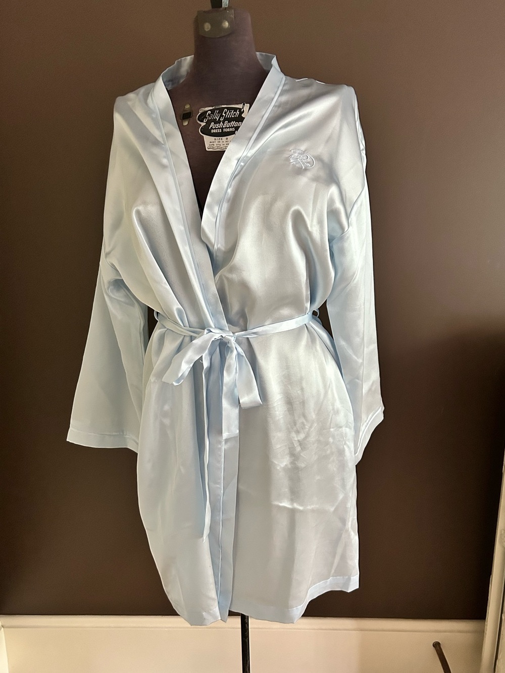 Oscar de la Renta Pink Label Silky Satin Light Blue Women's Robe with Tie Belt